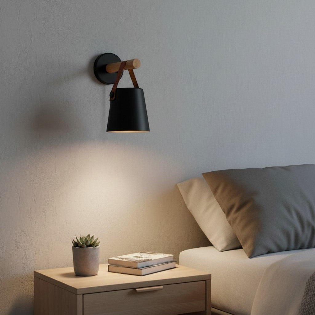 Applique murale goodlampe en aluminium noir avec détail ceinture en cuir, style nordique, culot E27.