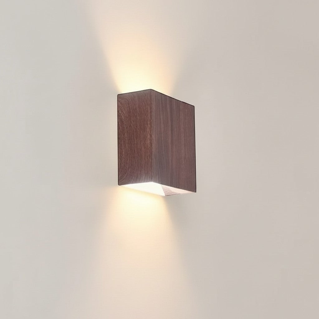 Applique murale carrée en bois noyer, style nordique, éclairage haut et bas, par goodlampe
