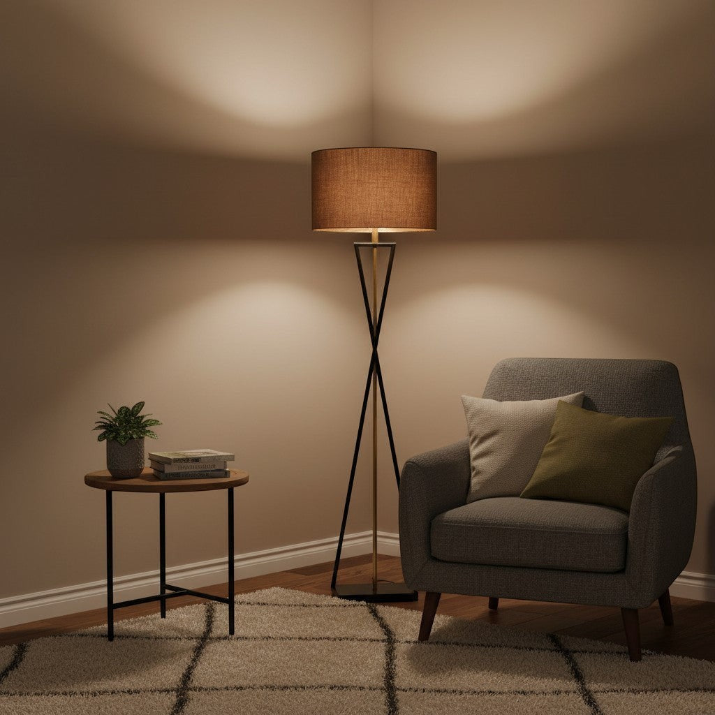 goodlampe lampadaire moderne en fer noir et doré avec abat-jour en tissu marron, éclairage vers le haut