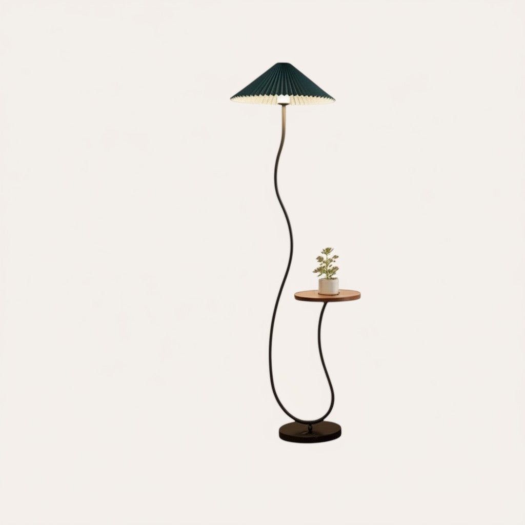 Lampadaire LED rétro vert foncé goodlampe avec abat-jour plissé en tissu et petite tablette en bois.