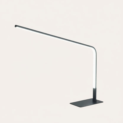 Lampe de bureau LED goodlampe moderne, design minimaliste, bras incurvé, éclairage blanc chaud dimmable, port USB intégré.