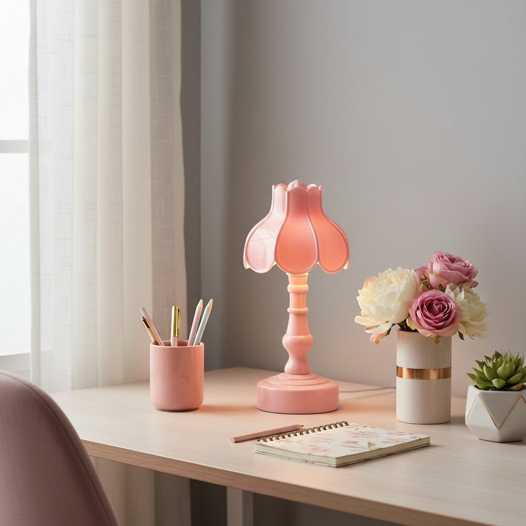 Lampe de table rose en forme de lotus vintage, veilleuse LED, style rétro, idéale pour la décoration intérieure.