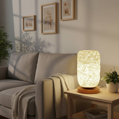 Lampe de table goodlampe en rotin et ficelle beige, abat-jour cylindrique tressé, base en bois, éclairage chaleureux.