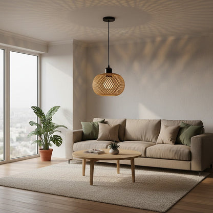 Suspension goodlampe en bambou tressé main diffusant une lumière douce dans un salon au style naturel et chaleureux